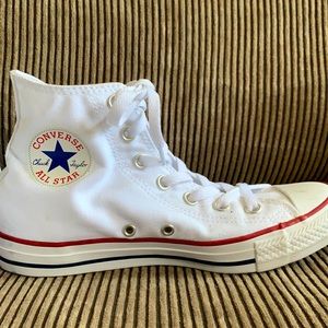 Women’s Converse Chuck Taylors Size 8